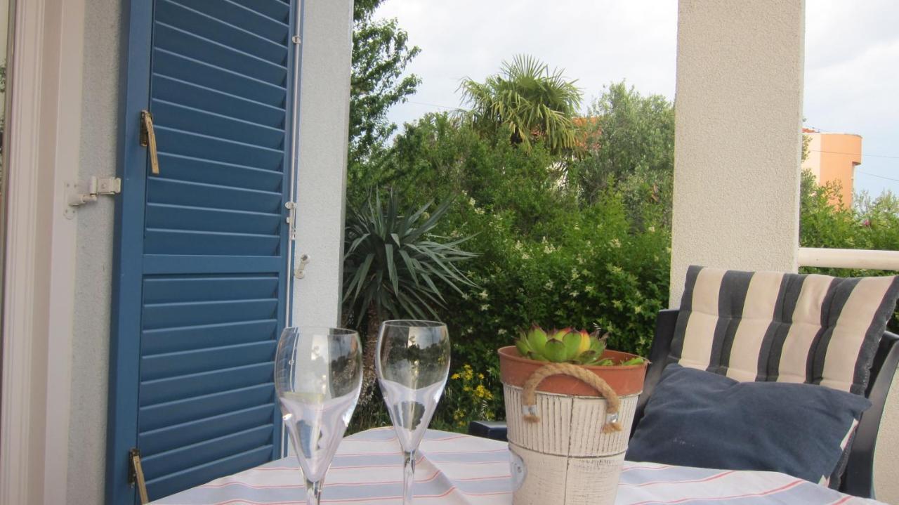 Apartment Marina Srima Luaran gambar